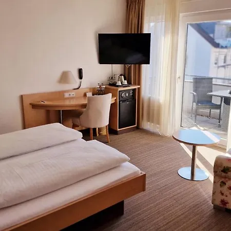 מלון Garni Superior 3*