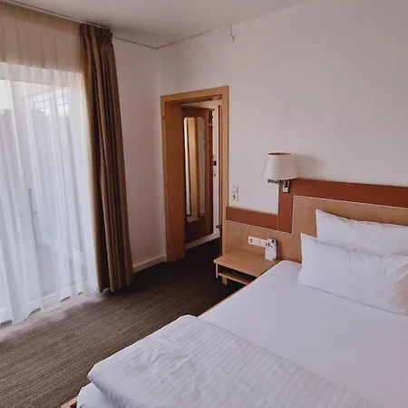 Garni 3* Metzingen (Tubingen)